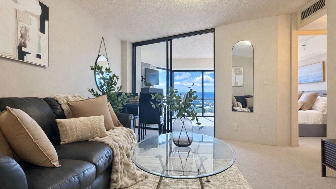 Photo of Livingroom in Downtown Honolulu