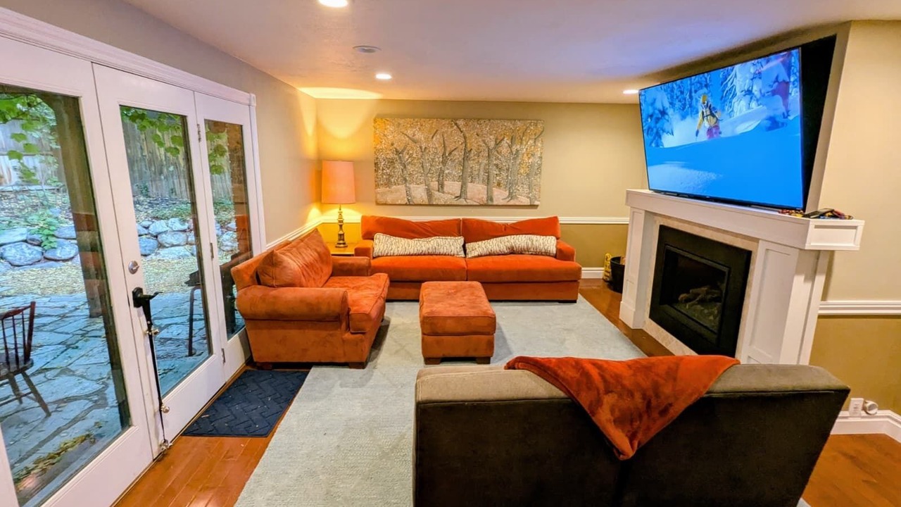 Photo of Livingroom in Cottonwood Heights