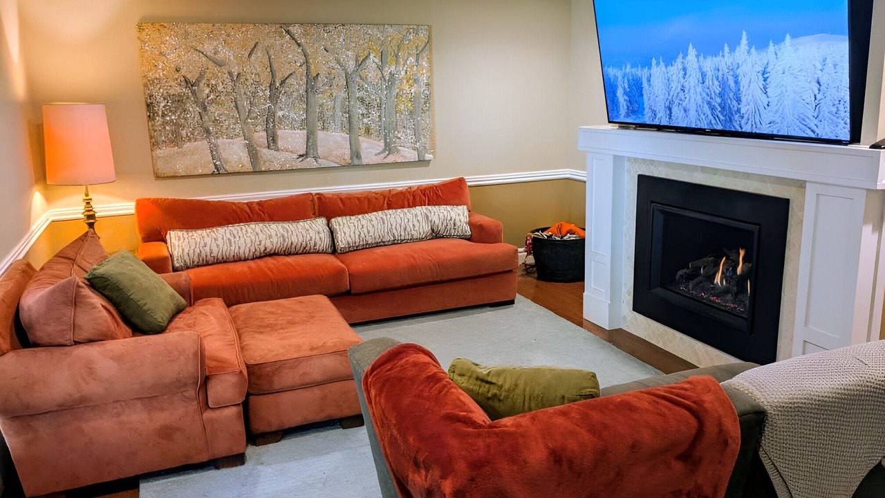 Photo of Livingroom in Cottonwood Heights