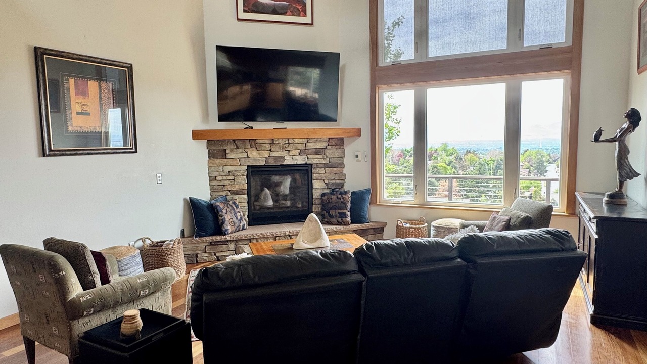 Photo of Livingroom in Cottonwood Heights