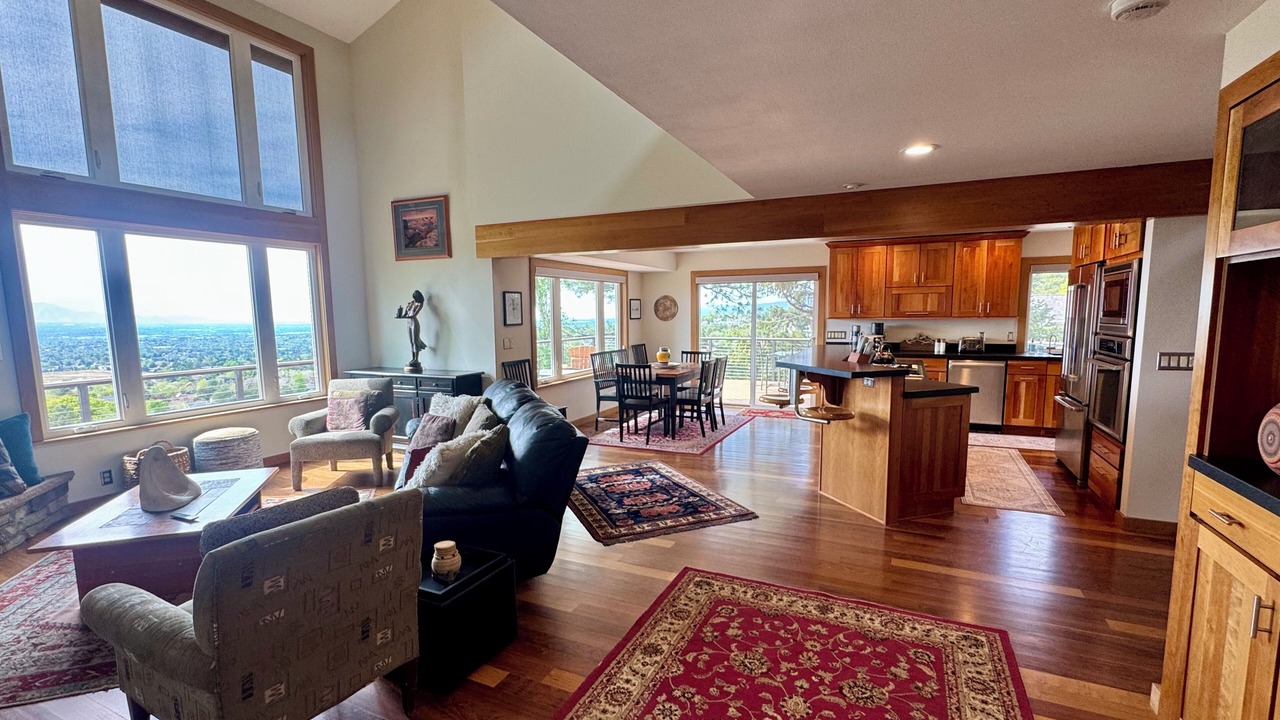 Photo of Livingroom in Cottonwood Heights