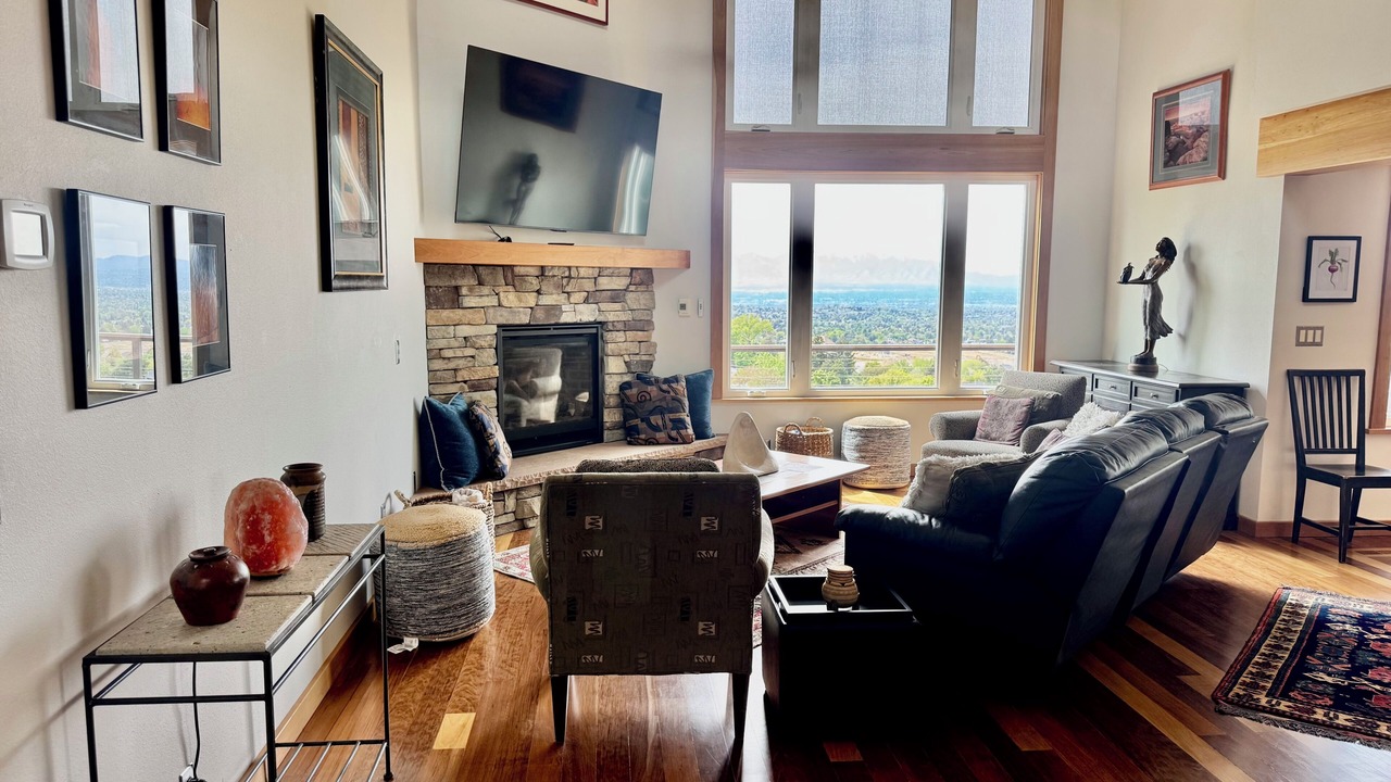 Photo of Livingroom in Cottonwood Heights