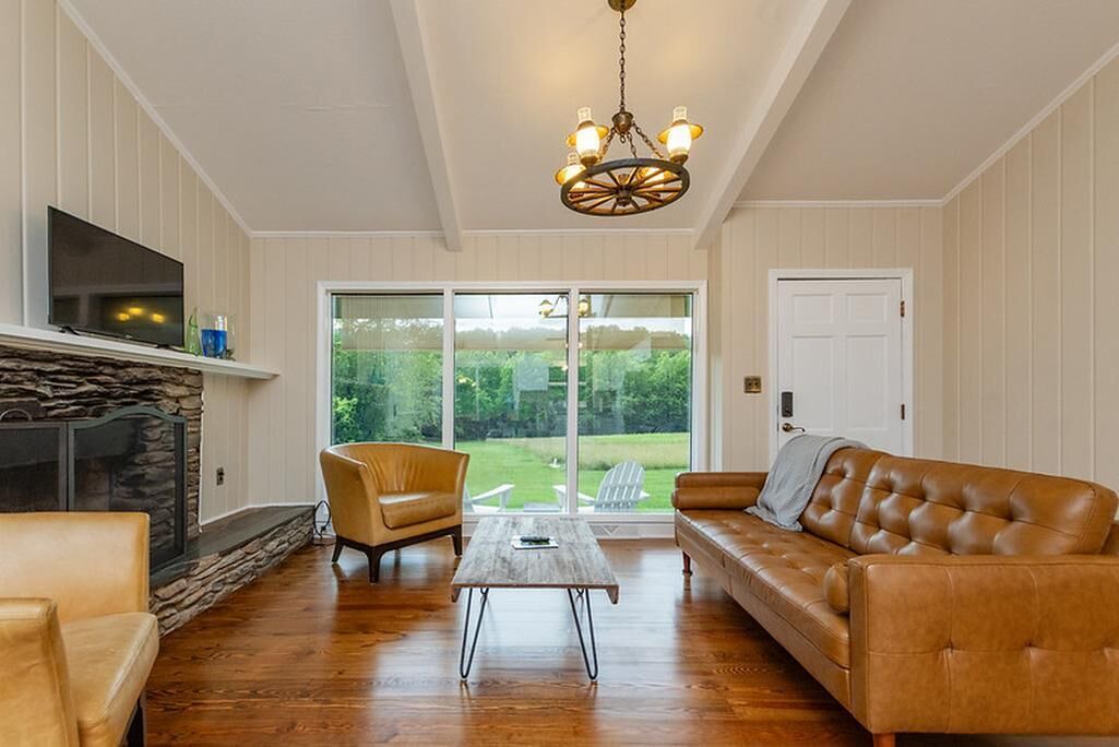 Photo of Livingroom in Mount Airy