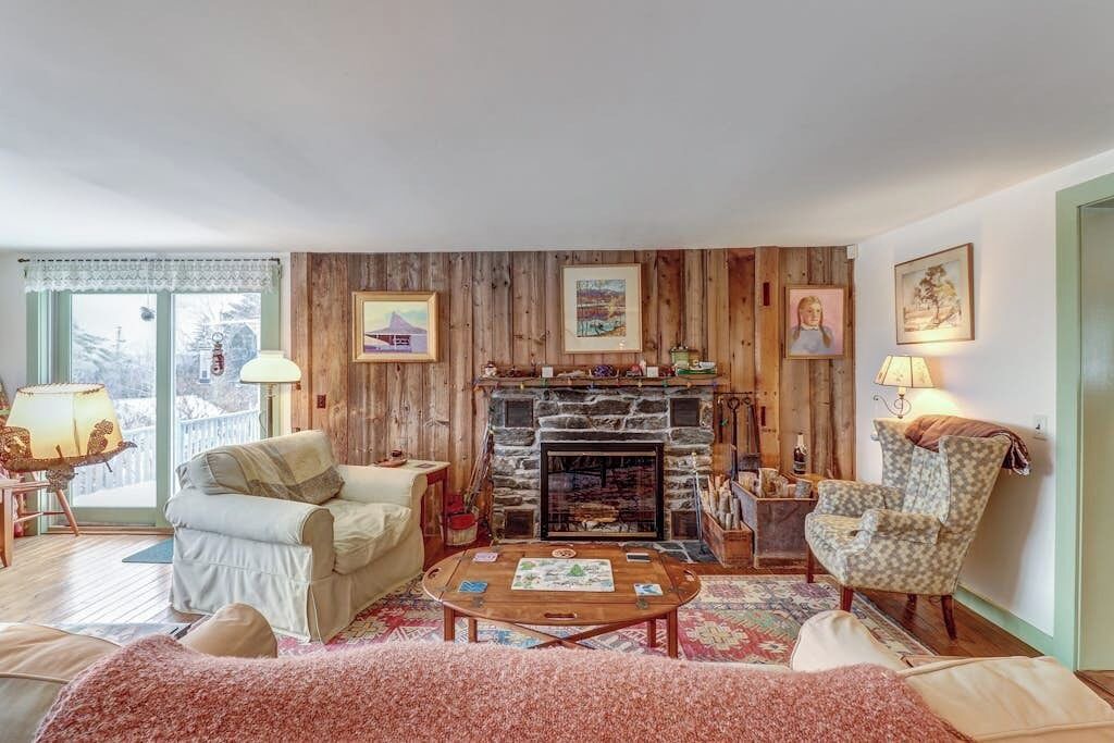 Photo of Livingroom in Belmont