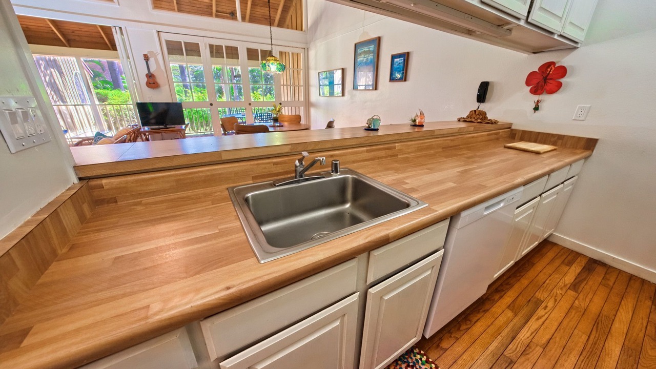 Photo of Kitchen in Maunaloa