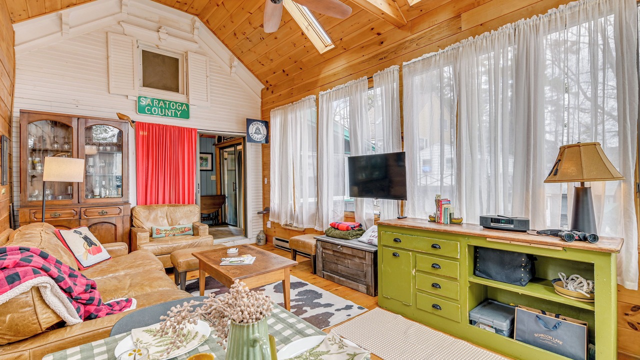Photo of Livingroom in Schroon Lake
