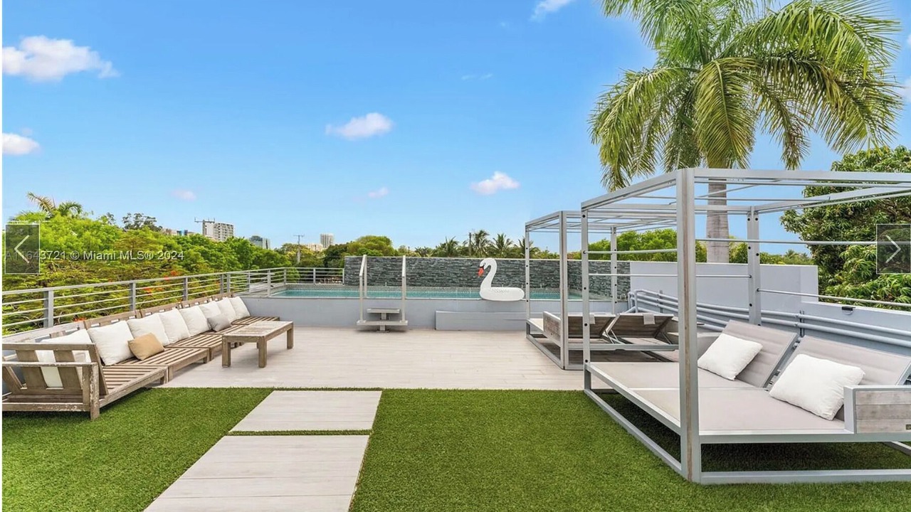 Photo of Patio Balcony in The Roads