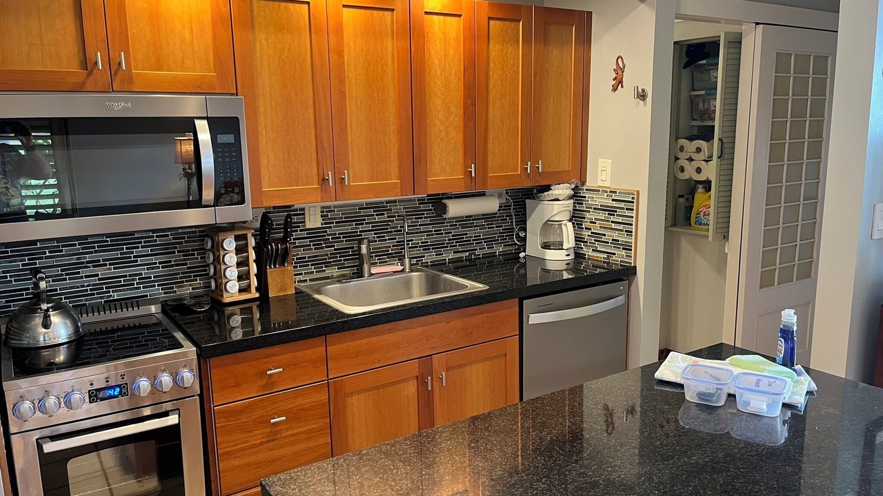 Photo of Kitchen in Maunaloa