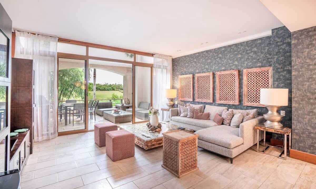 Photo of Livingroom in Los Altos