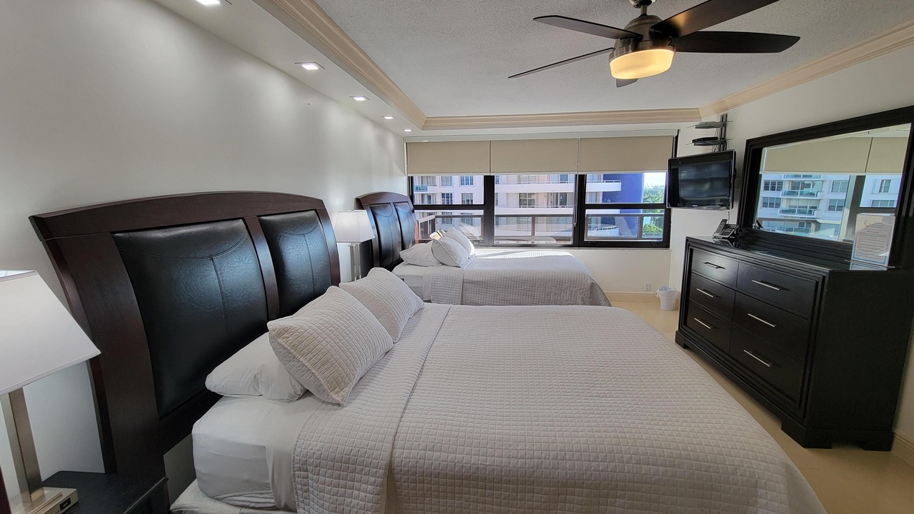 Photo of Bedroom in Mid Beach