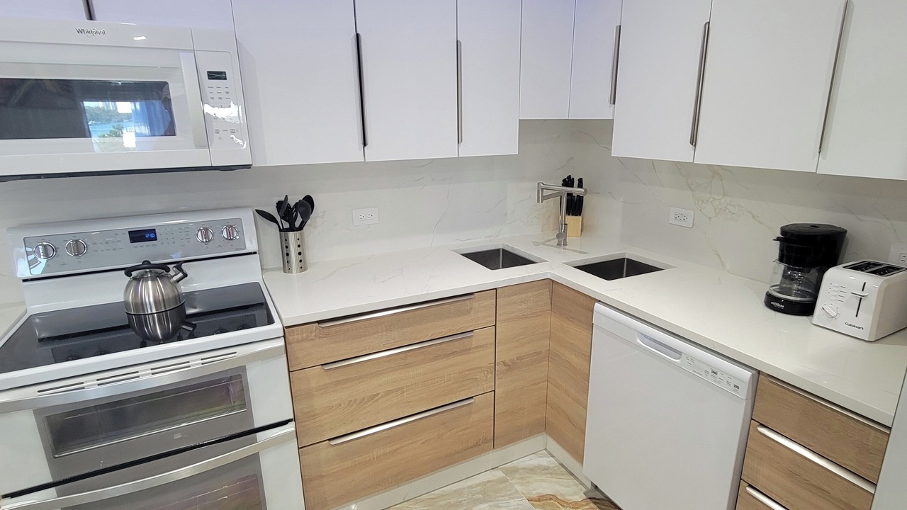 Photo of Kitchen in Mid Beach