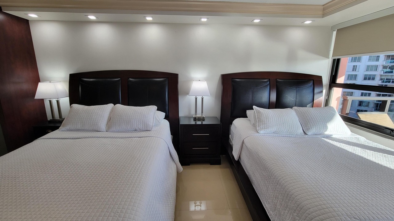 Photo of Bedroom in Mid Beach