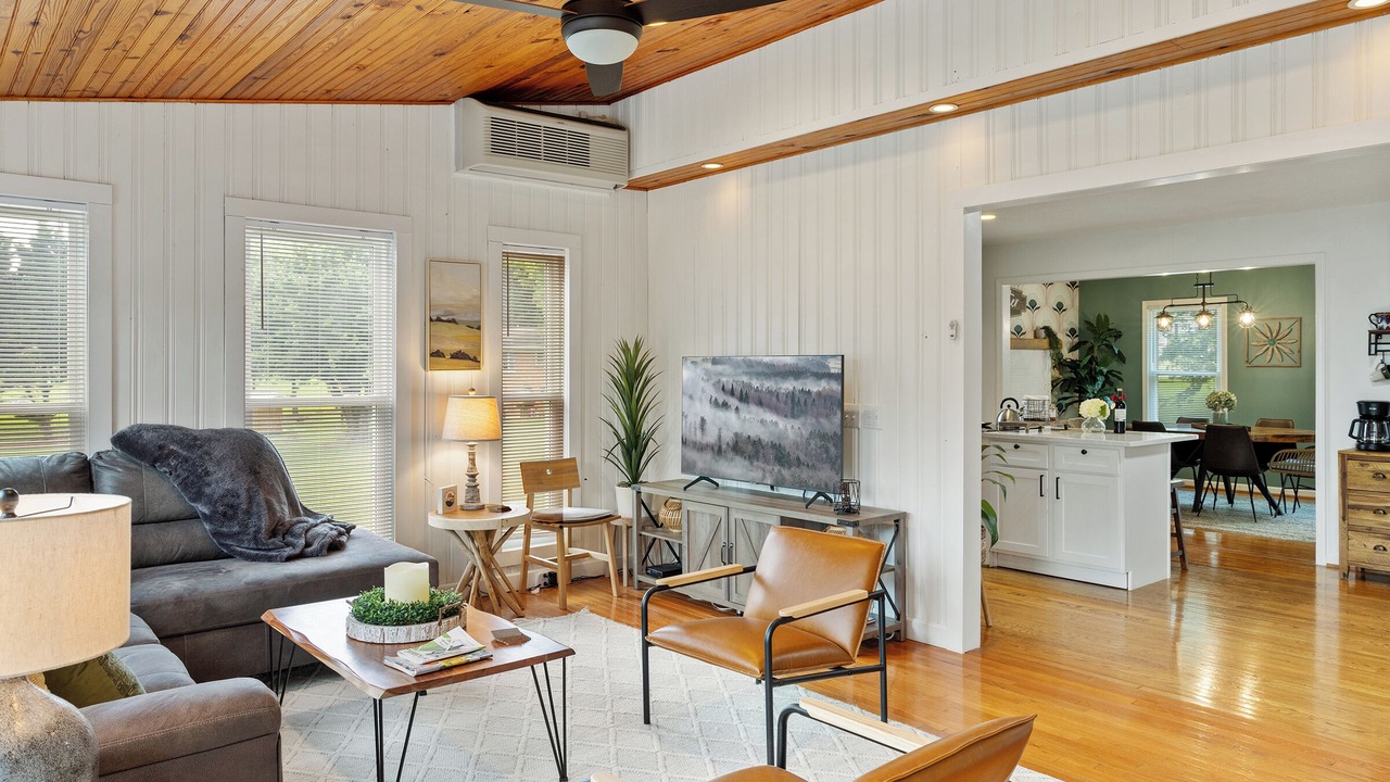 Photo of Livingroom in Elkin