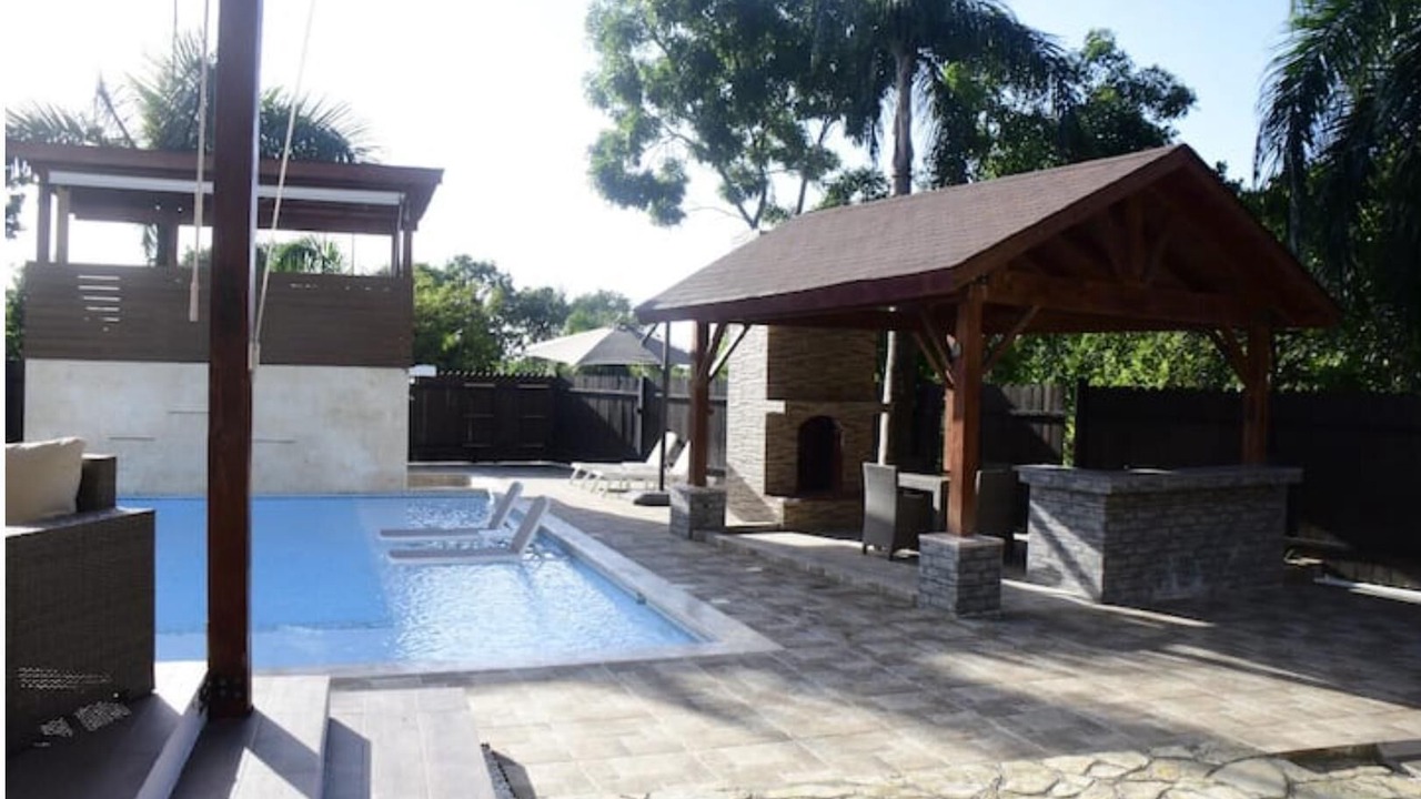 Photo of Outdoor in Pedro Brand
