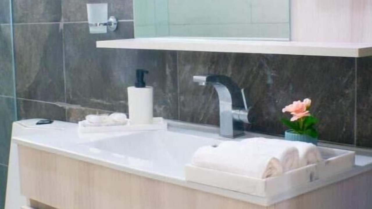 Photo of Bathroom in Pedro Brand
