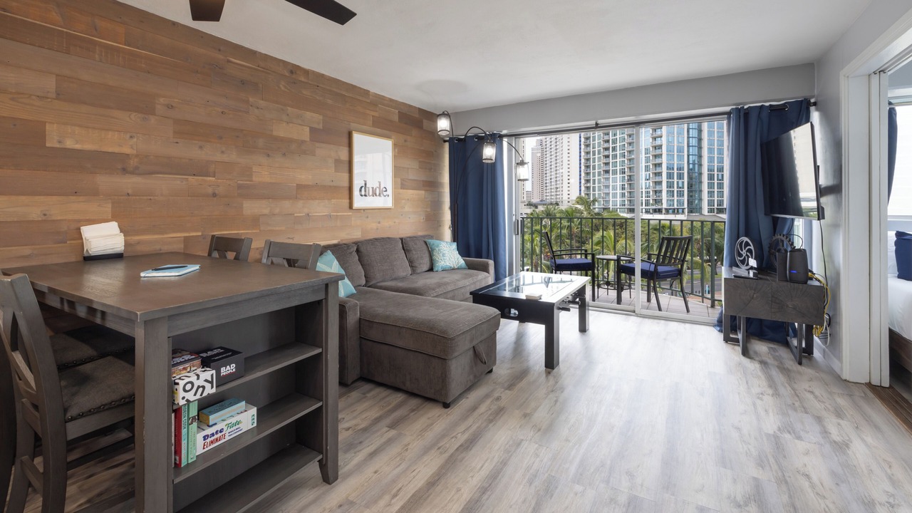 Photo of Livingroom in Waikiki