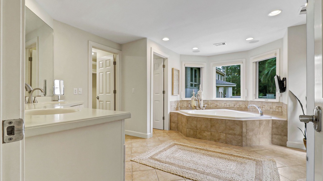 Photo of Bathroom in Beach Lagoon