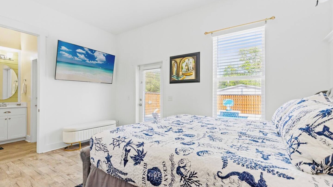 Photo of Bedroom in Laguna Beach Estates