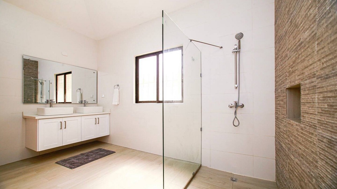 Photo of Bathroom in La Esplanada