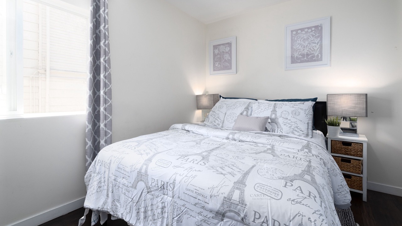 Photo of Bedroom in Oakland