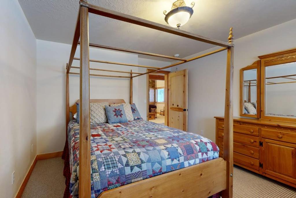 Photo of Bedroom in Salt Lake Mountain Resorts