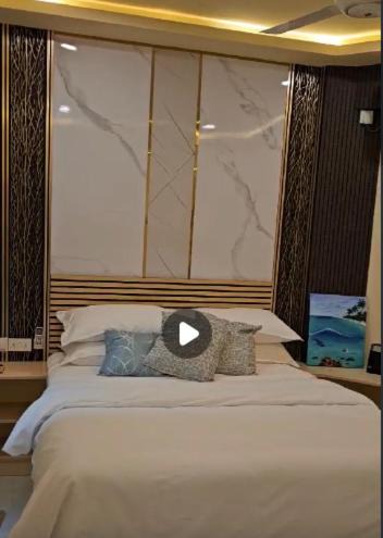 Photo of Bedroom in Male