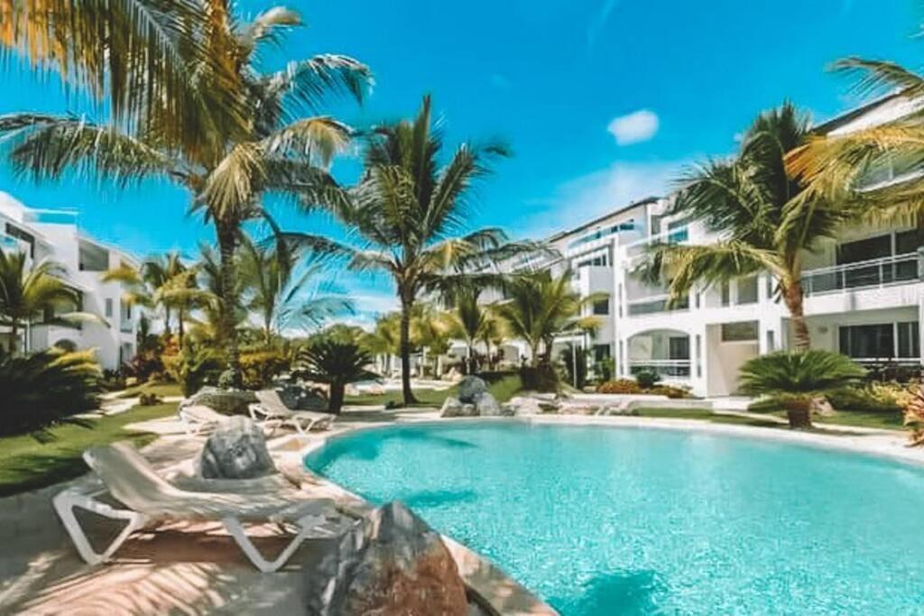 Photo of Others in Dominicus