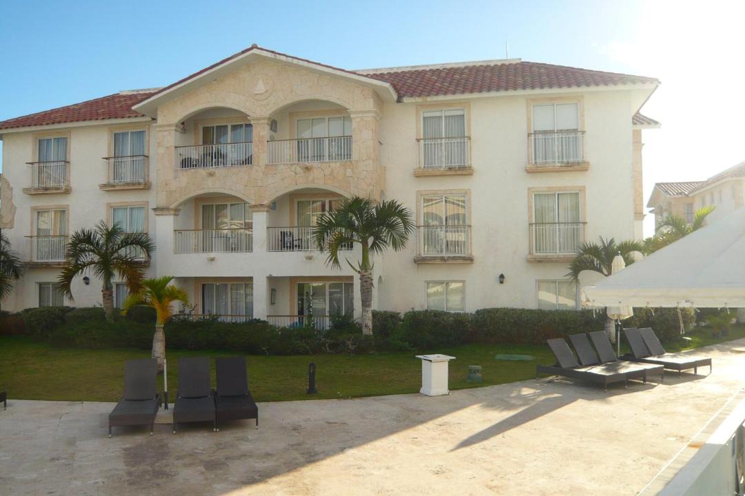 Photo of Buildings in Dominicus