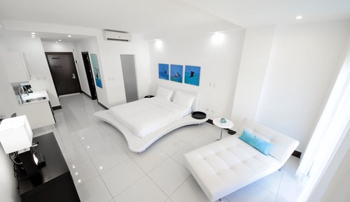 Junior Studio, 1 King Bed (Non- Ocean View)