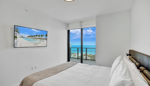 3 Bedroom Residences with Balcony, Direct Ocean View