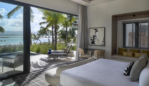 Studio Suite, 1 King Bed, Oceanfront (Club Azure, Bungalow)