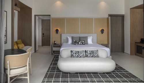 Suite, 2 Bedrooms, Oceanfront (Club Azure, Bungalow, King)