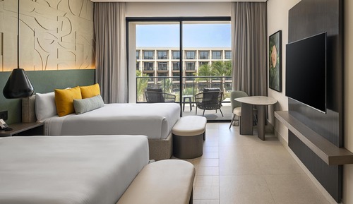Room, 2 Queen Beds (Tropical View)