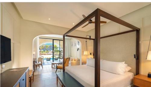 Junior Suite Swim Up