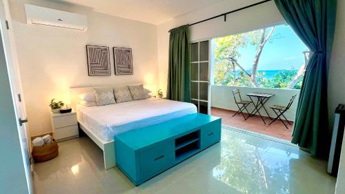 Deluxe Double Room with Balcony and Sea View