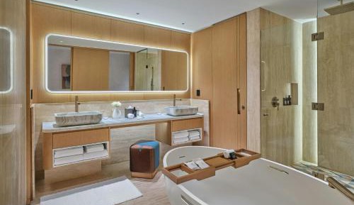 One-Bedroom King Suite with Ocean View and Balcony
