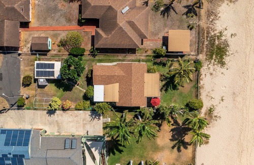 Ewa House | Ewa Beachfront Cottage: Beachfront w/Yard & Oceanviews - Your Nostalgic Aloha!
