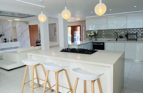 Gregorio Luperon Villa | Marilyn Suite - Chef + Pool in the Mansion
