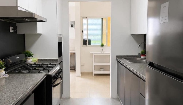 Gran Apartamento Frente al Mar – Disfruta el Caribe desde tu balcón.